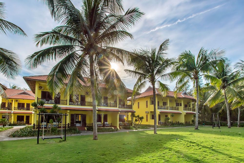 Tropical Beach Hoi An Resort Family Room, 2 Bedrooms 4