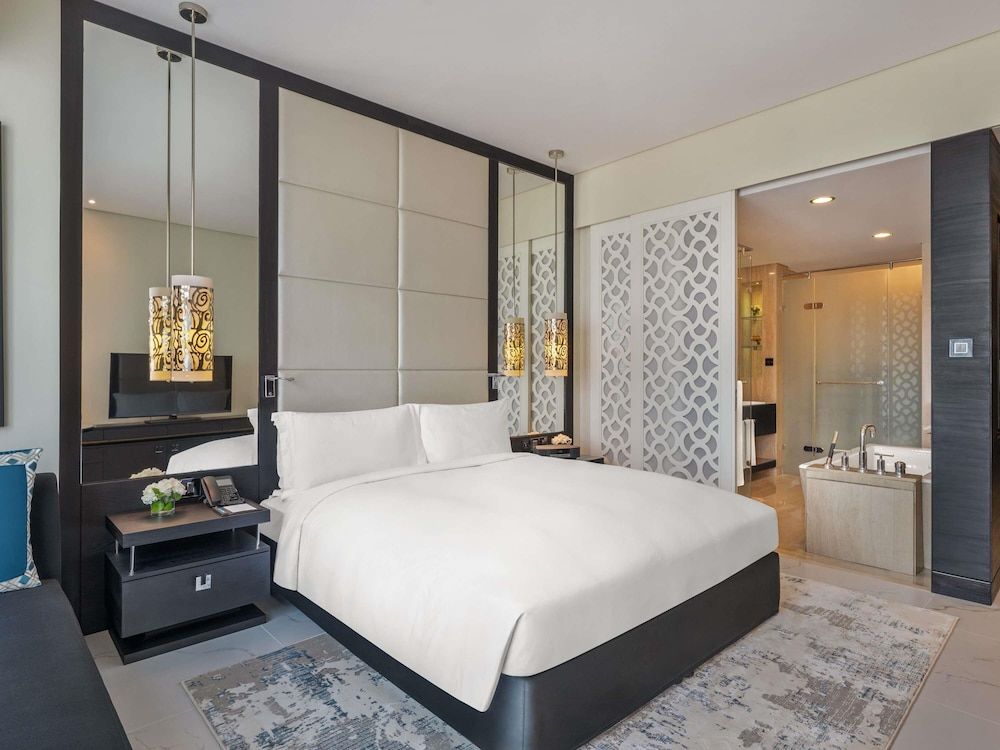 Sofitel Abu Dhabi Corniche Superior Room, 1 King Bed, City View, Free Beach/Attractions Shuttle 2