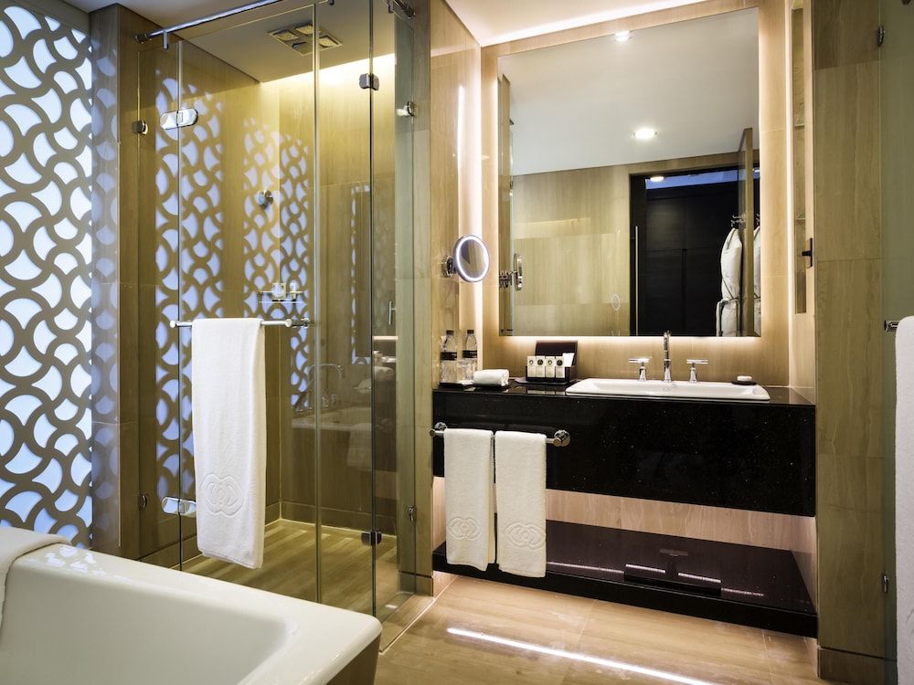 Luxury Room Sofitel, Club Access, 1 King Bed, Sea or City View