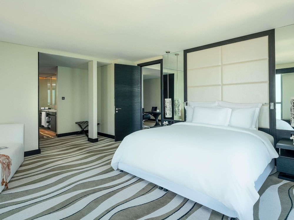 Opera Suite - Sea/City View, Club Millésime Access & Free Beach/Attractions Shuttle