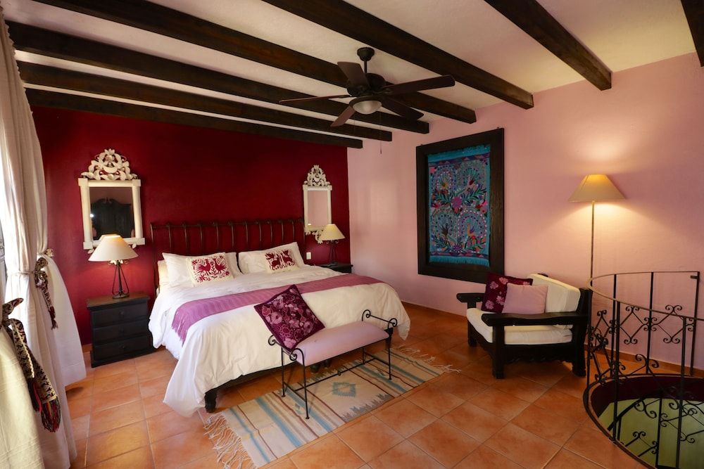 Casa Mia Suites Deluxe King Suite 2