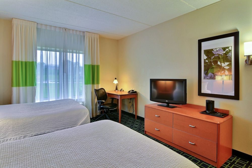 Fairfield Inn & Suites Huntingdon Route 22 Raystown Lake Room, 2 Double Beds (Mobility/Hearing Accessible, Tub)