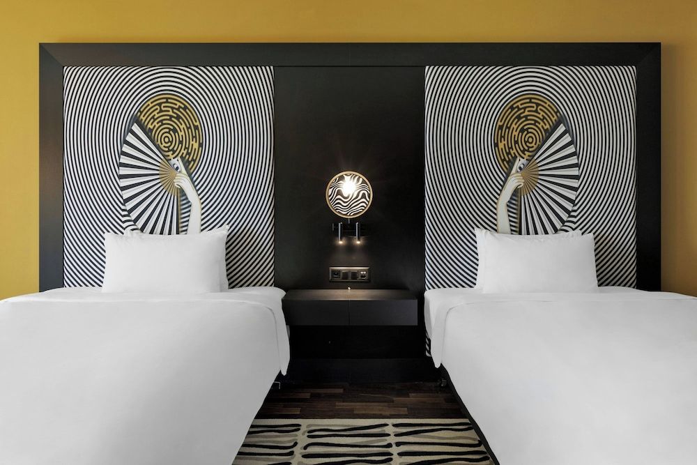 Renaissance Zürich Tower Hotel Comfort Room, 2 Double Beds 2