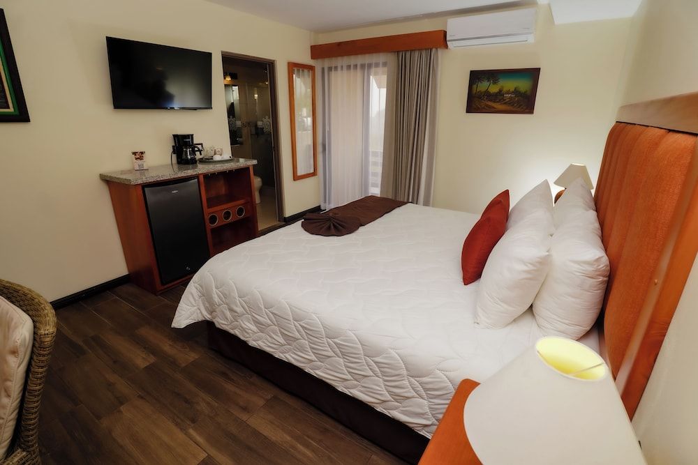 Hotel & Spa Poco a Poco Queztal 1 Bed 3