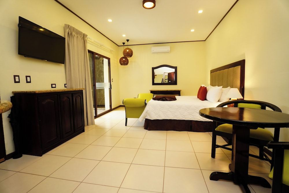 Garden Deluxe with Jacuzzi
