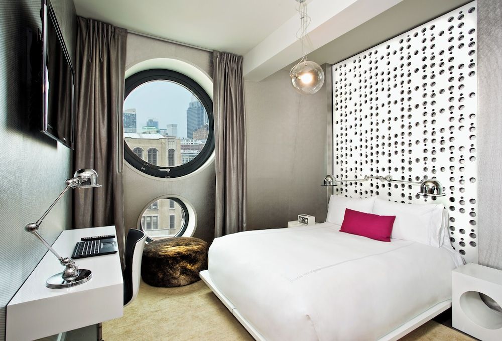 Dream Downtown, by Hyatt Room, 1 Queen Bed (Bronze)