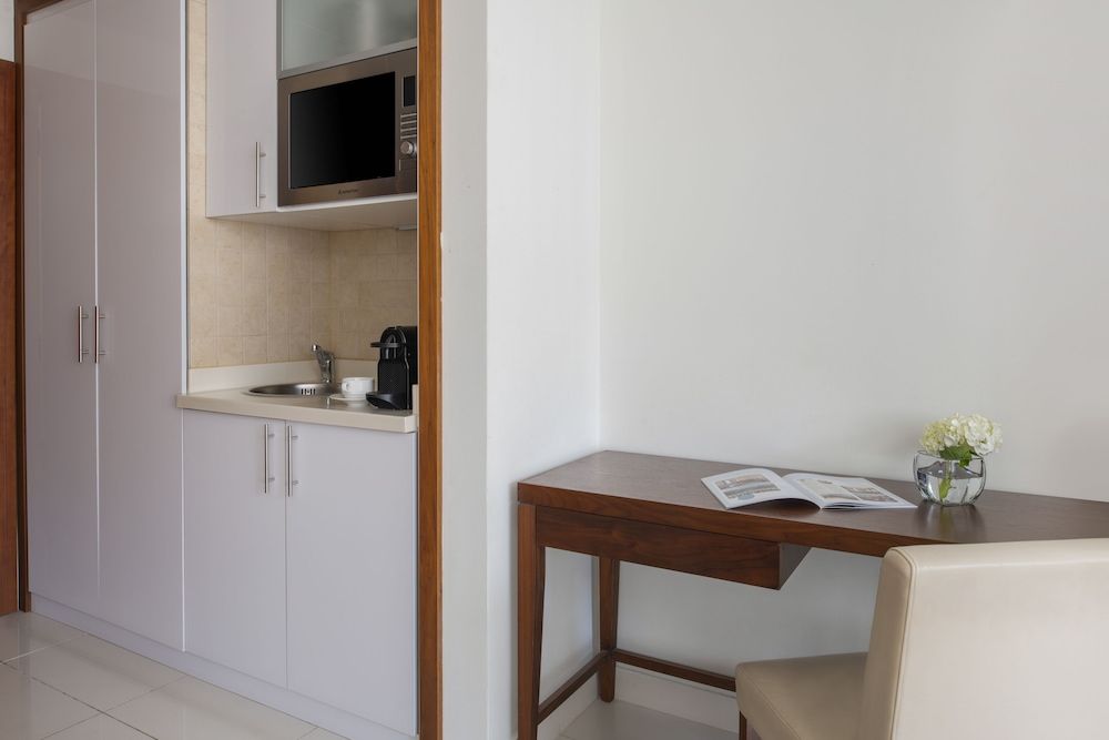 Fraser Suites Doha Deluxe Room 7