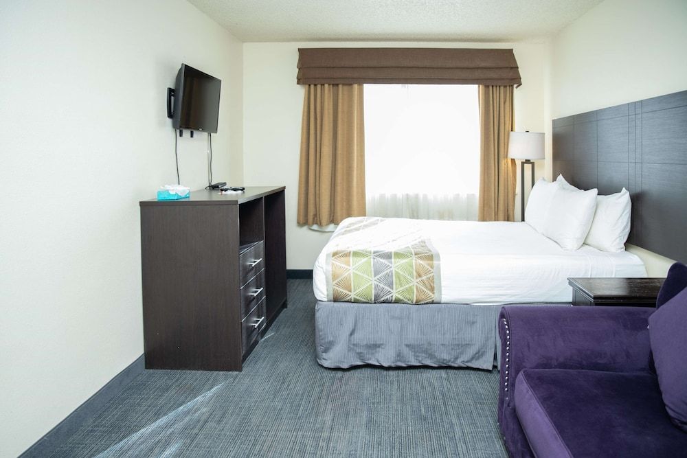 Family Suite, Multiple Beds, Non Smoking, Refrigerator & Microwave