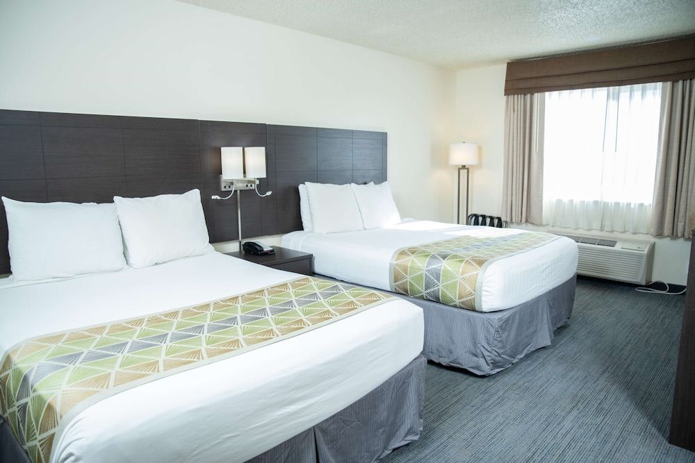 Family Suite, Multiple Beds, Non Smoking, Refrigerator & Microwave