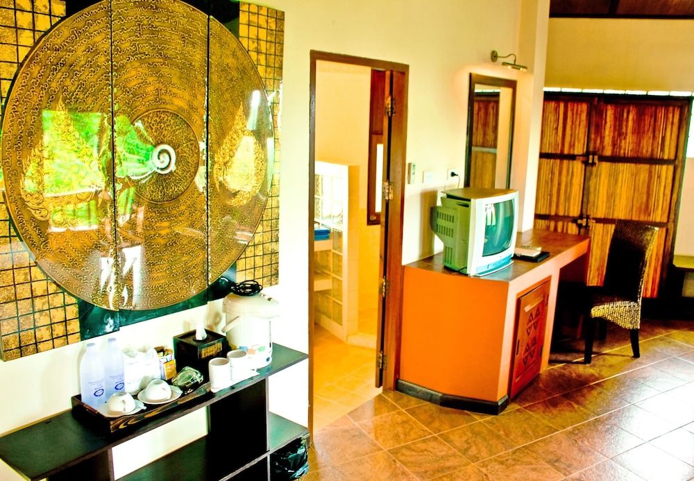 Chaweng Bay View Resort Superior Room, 1 King Bed, Balcony, Garden View (Grand Executive Jacuzzi Villa) 4