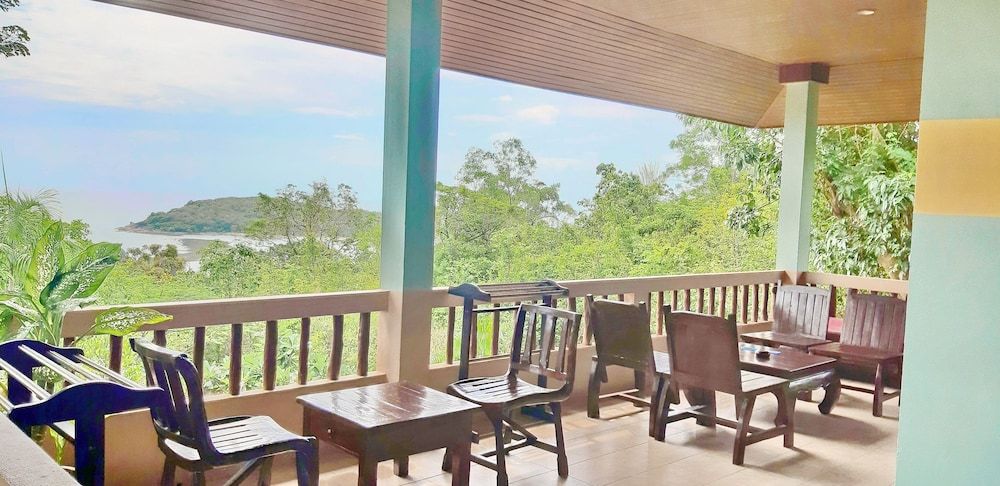 Chaweng Bay View Resort Superior Double or Twin Room, Connecting Rooms, Bay View (Superior Regency Room) 4