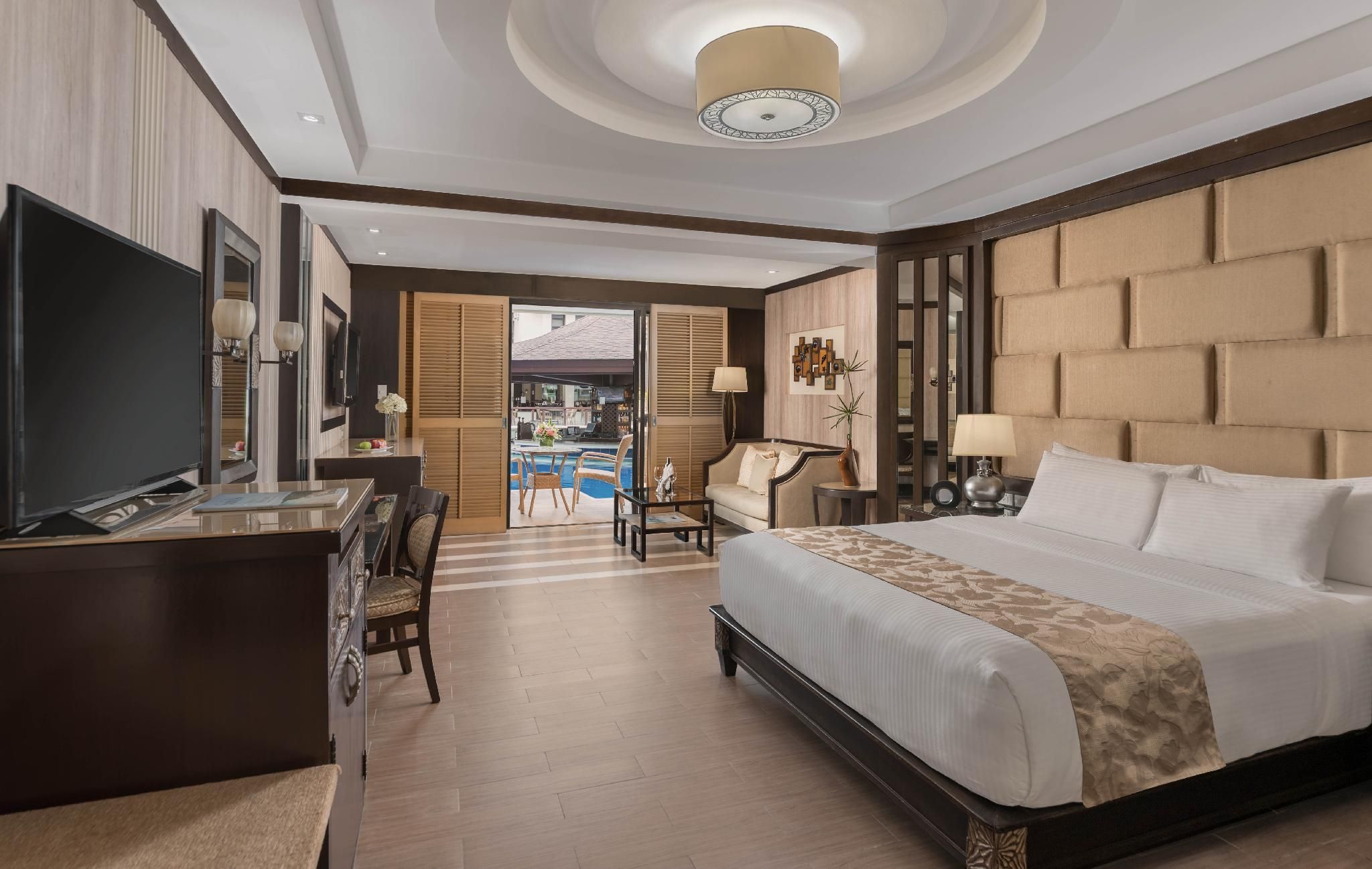 Suite with Pool Access 