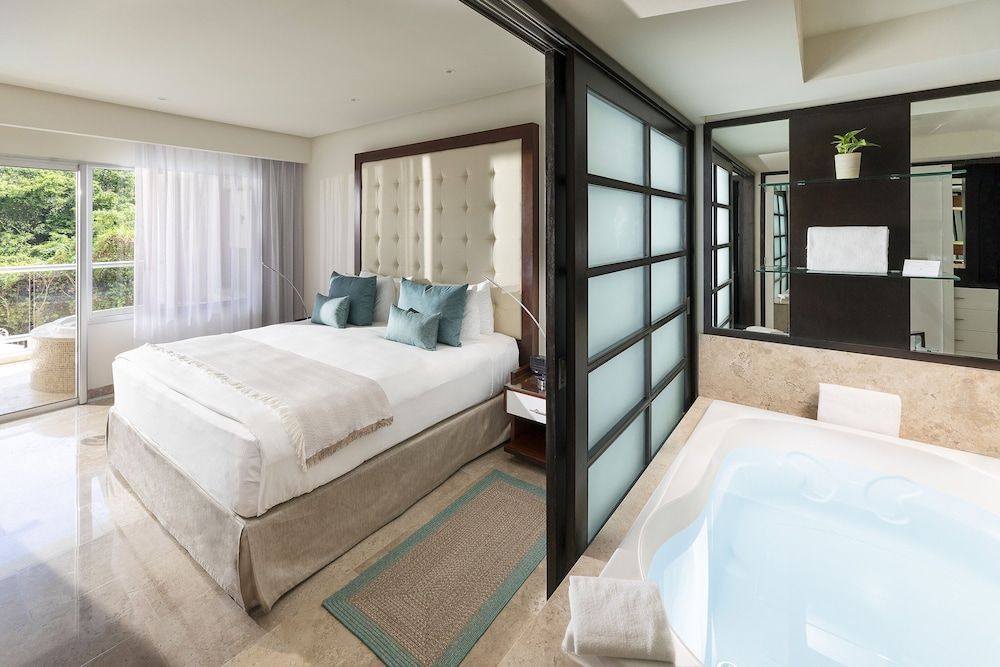 Family Concierge Master Suite Nature View