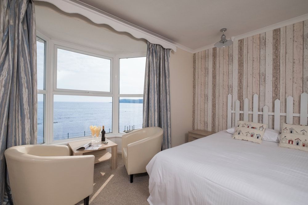 The Lugger Inn Quadruple Room, Sea View (Room 19) 4