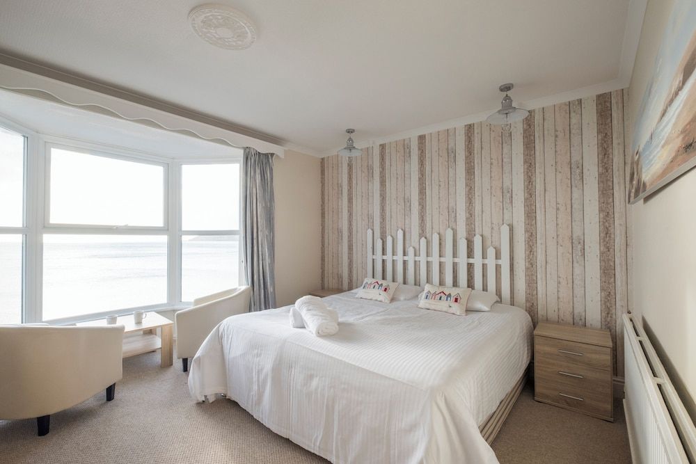 The Lugger Inn Quadruple Room, Sea View (Room 19) 2