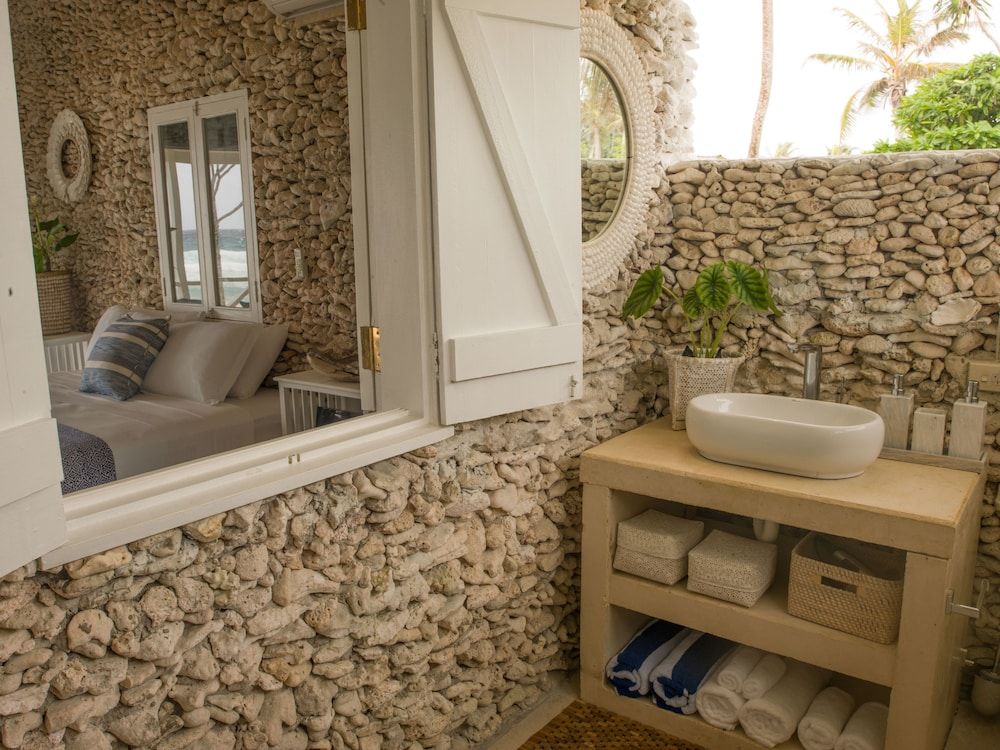 Tamanu on the Beach Coral Beachfront Villa 4