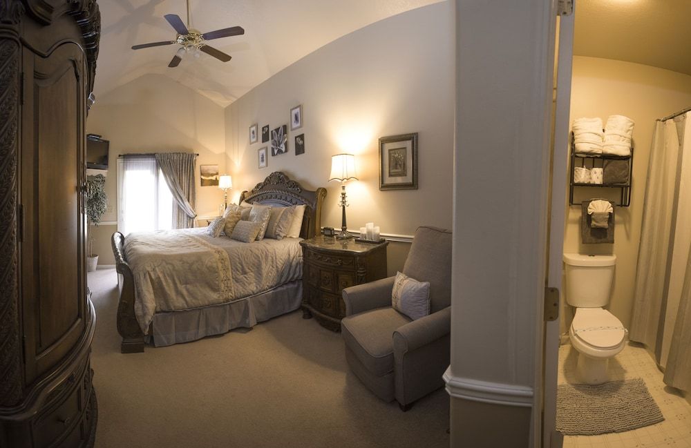 Black Bear Manor