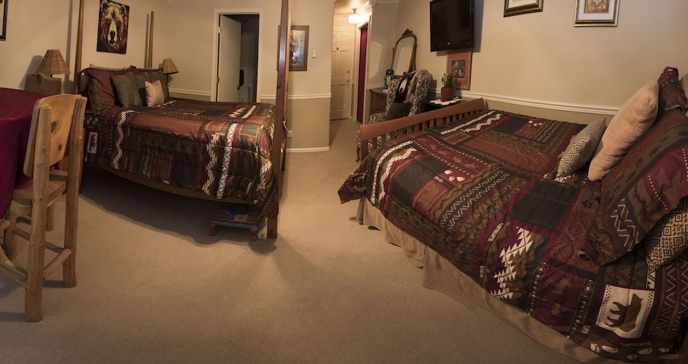 Black Bear Manor