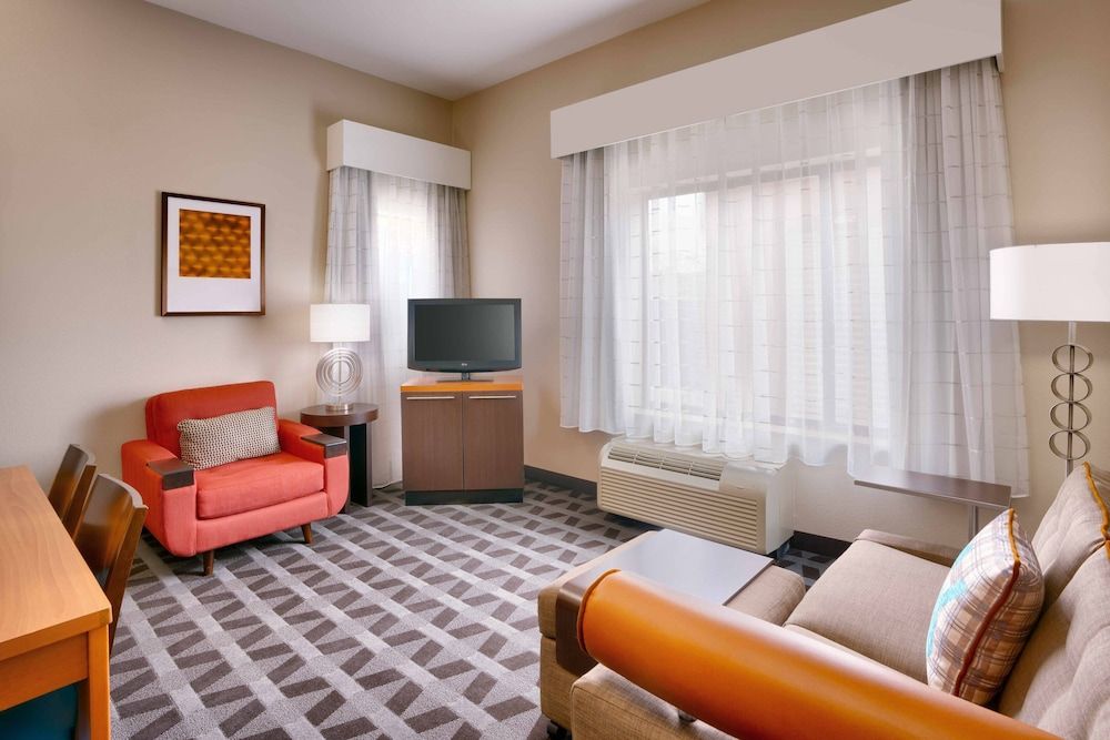 Suite, 2 Bedrooms, Non Smoking (Hearing Accessible)