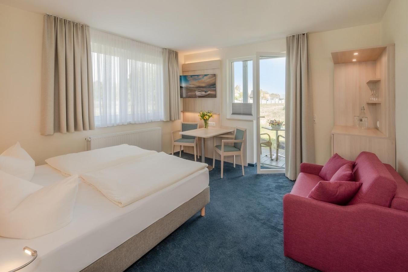 Deluxe Double Room (2 Adults + 1 Child)