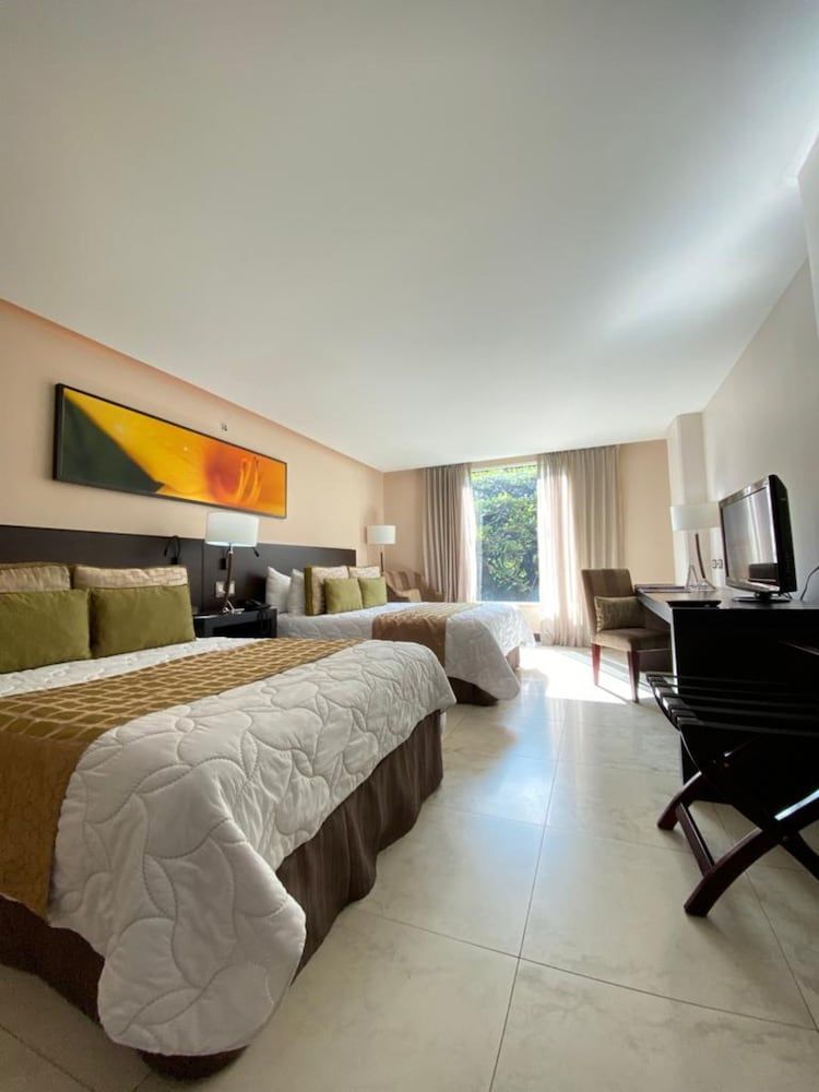 Studio Hotel Boutique Standard Studio with Two Beds 6