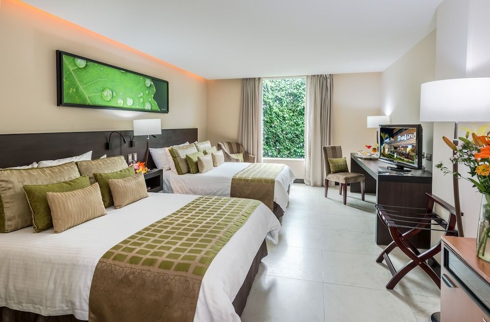 Studio Hotel Boutique Standard Studio with Two Beds 2