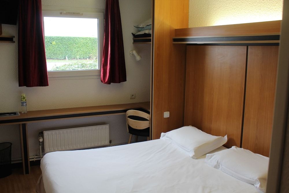 Brit Hotel La Bonne Etape Standard Double Room