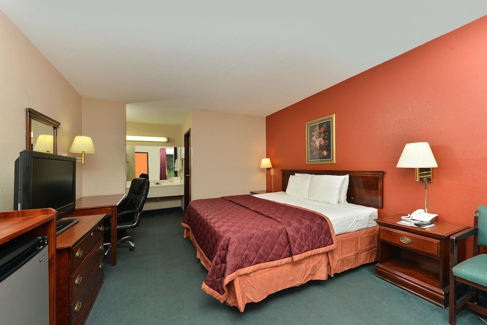 Room, 1 King Bed, Non Smoking