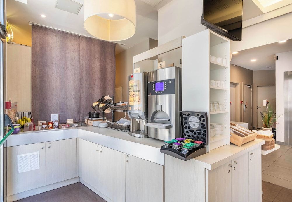 undefined B&B HOTEL Marseille La Timone 9