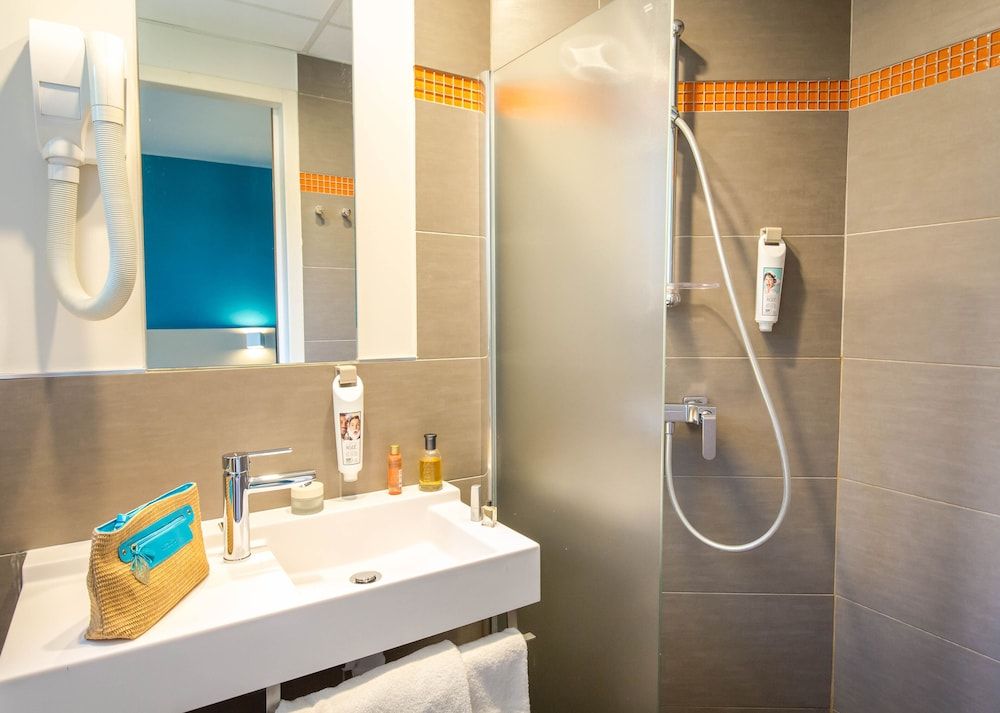 B&B HOTEL Marseille La Timone Twin Room, Non Smoking 8