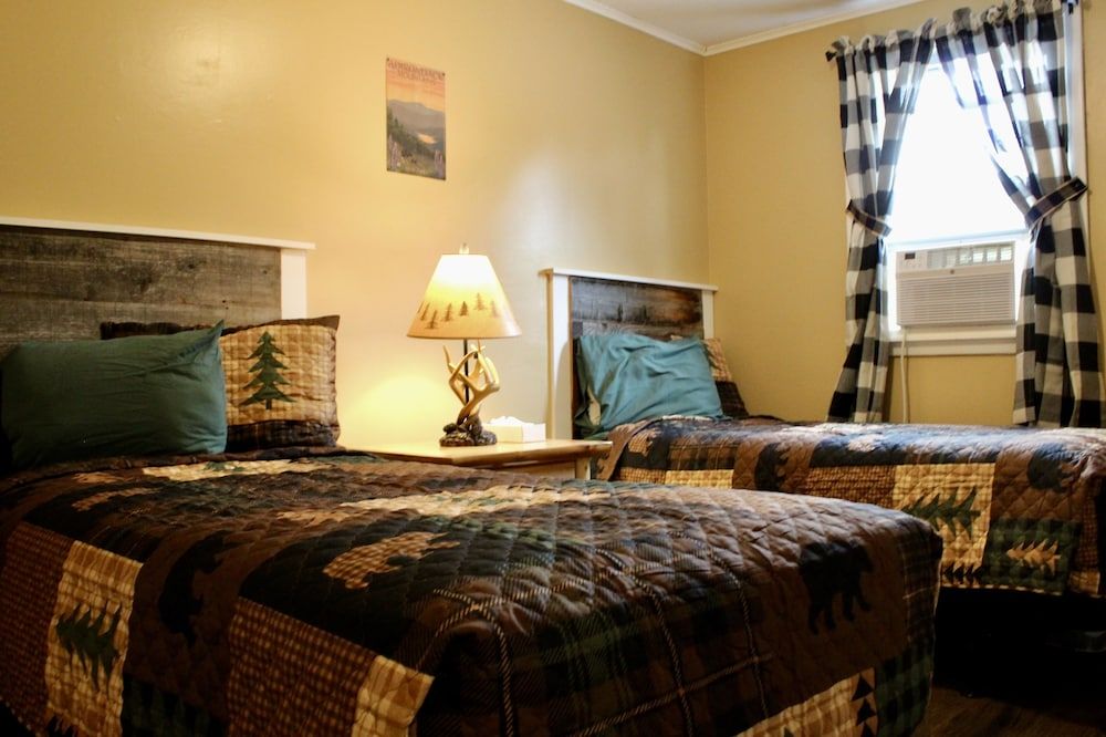 Standard Apartment, 2 Bedrooms, Kitchen, Partial Lake View