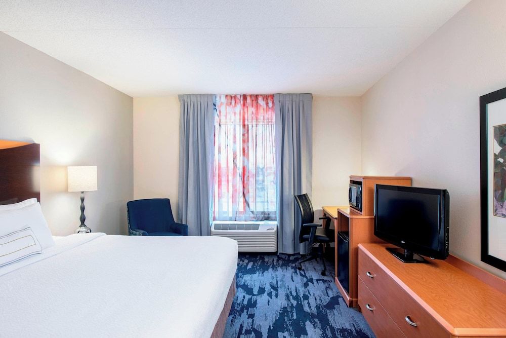 Fairfield Inn & Suites by Marriott Winnipeg Room, 1 King Bed