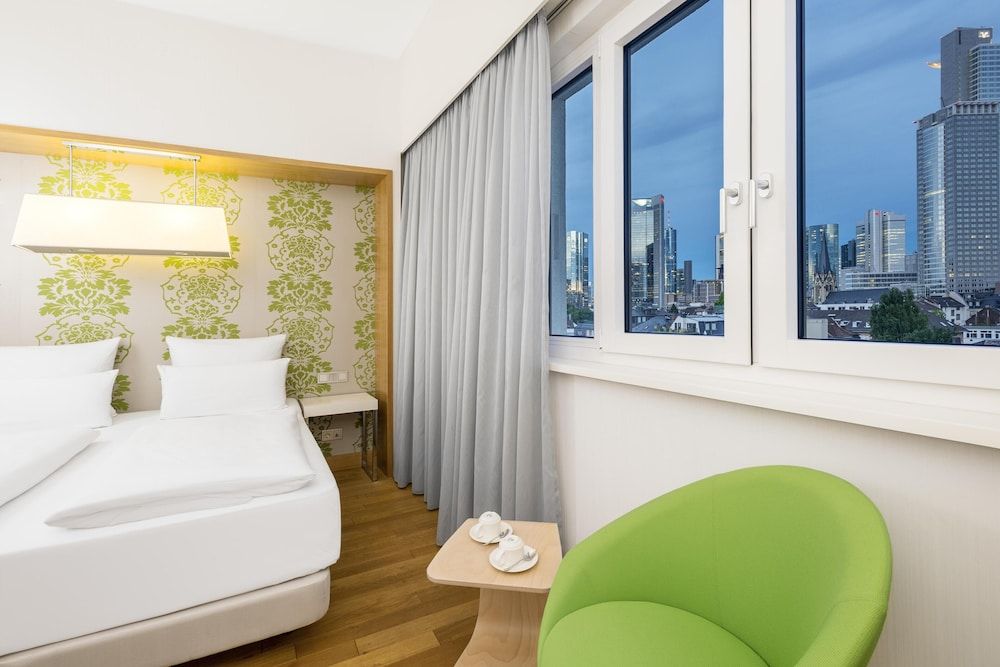 NH Frankfurt Messe Standard Room 6