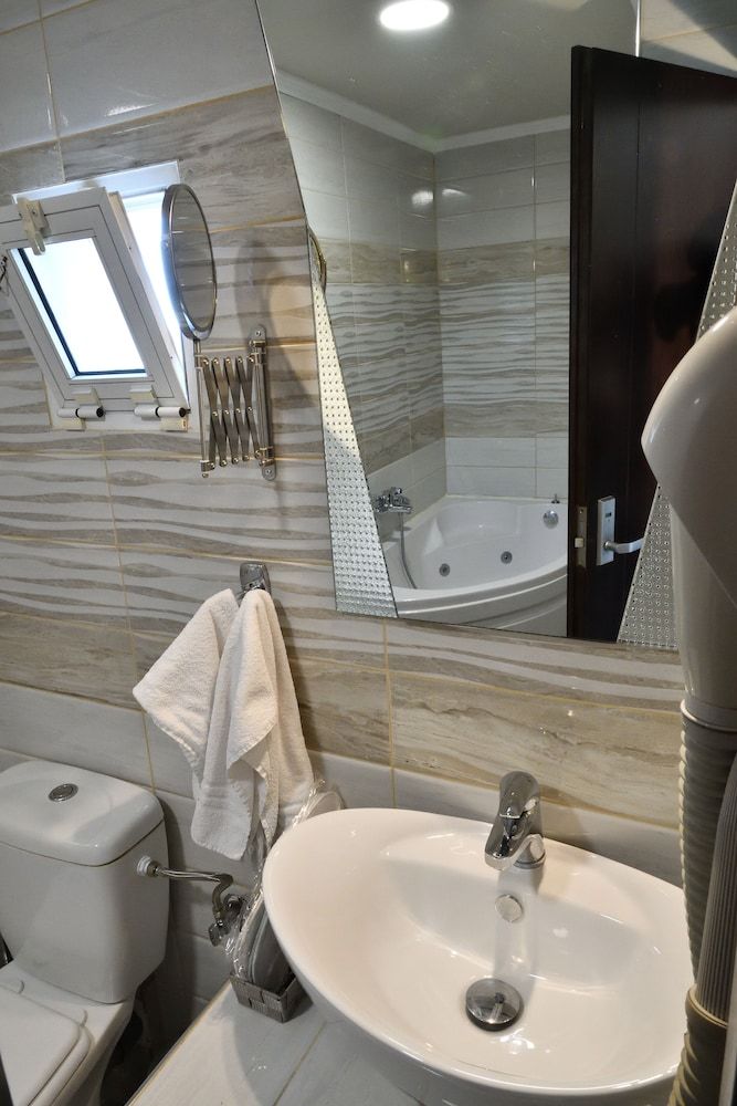 Four Seasons Hotel Superior Room 12