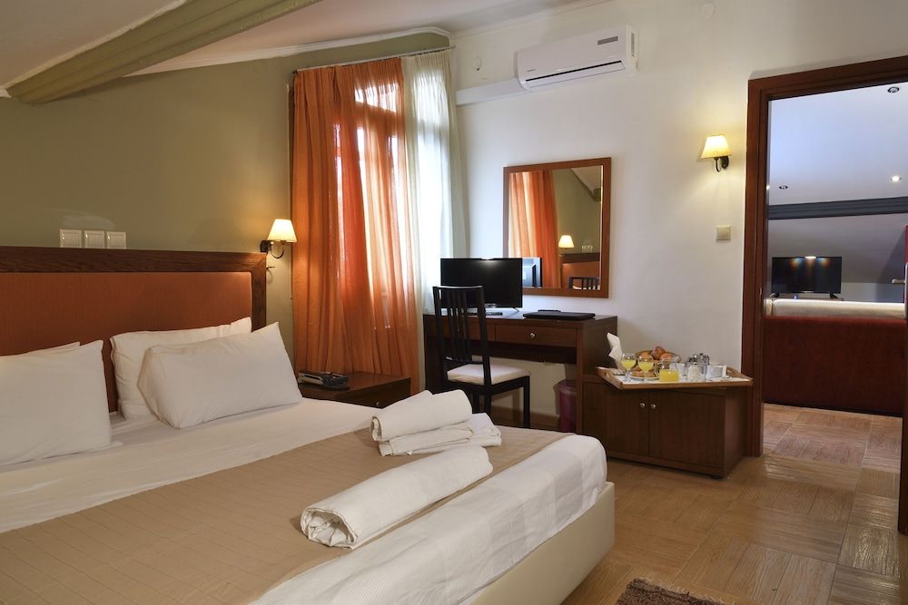 Four Seasons Hotel Apartment, 2 Bedrooms 3