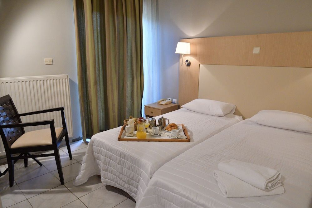 Four Seasons Hotel Standard Single Room 8