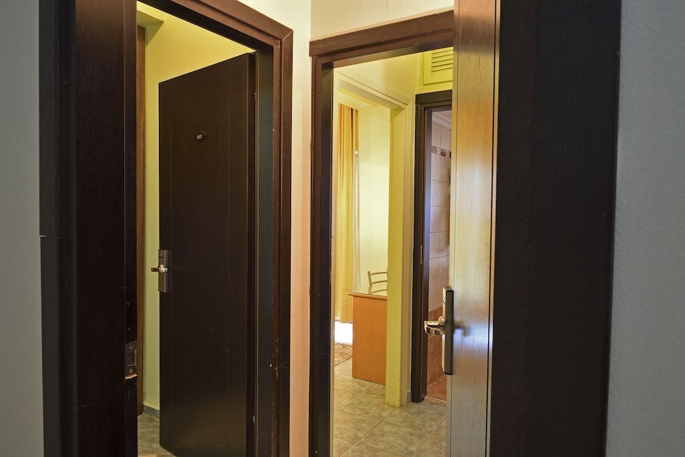 Four Seasons Hotel Superior Room 18