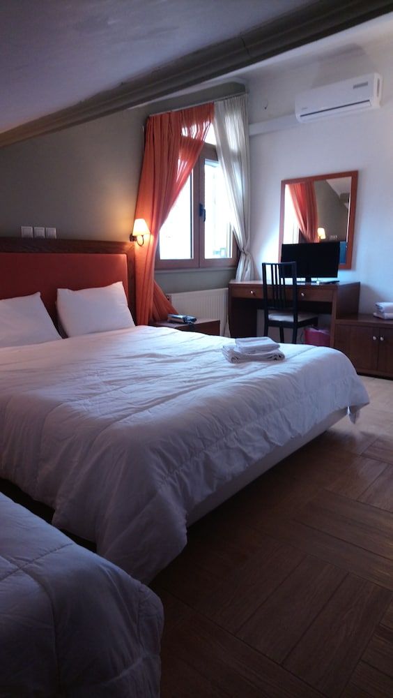 Four Seasons Hotel Apartment, 2 Bedrooms