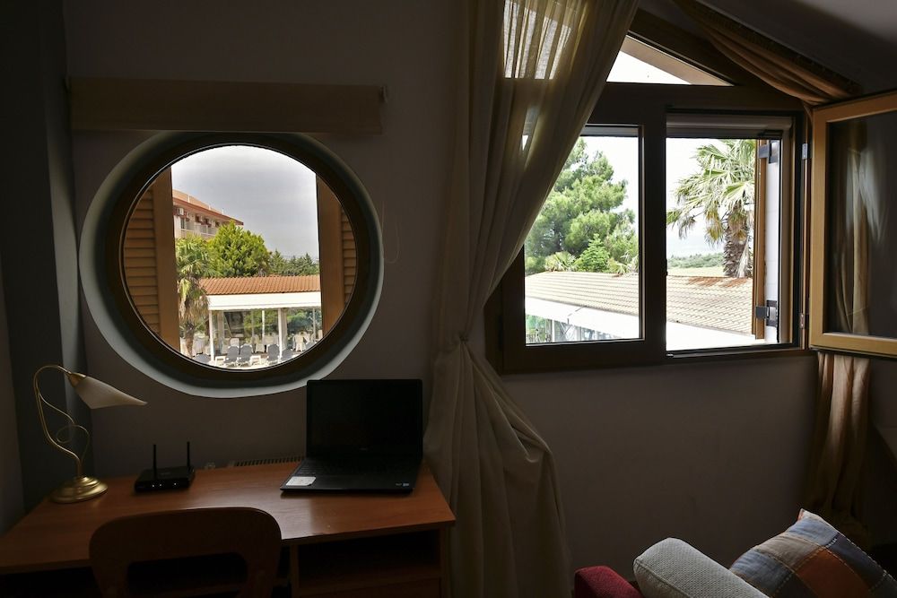 Four Seasons Hotel Apartment, 2 Bedrooms 11