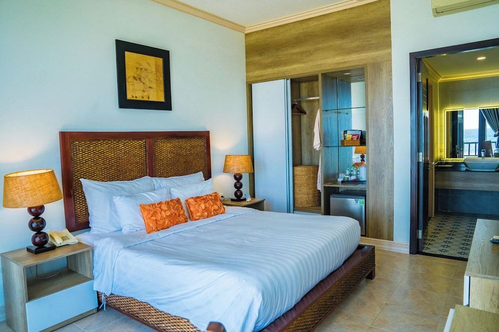 Villa, 2 Bedrooms, Sea View, Beachfront