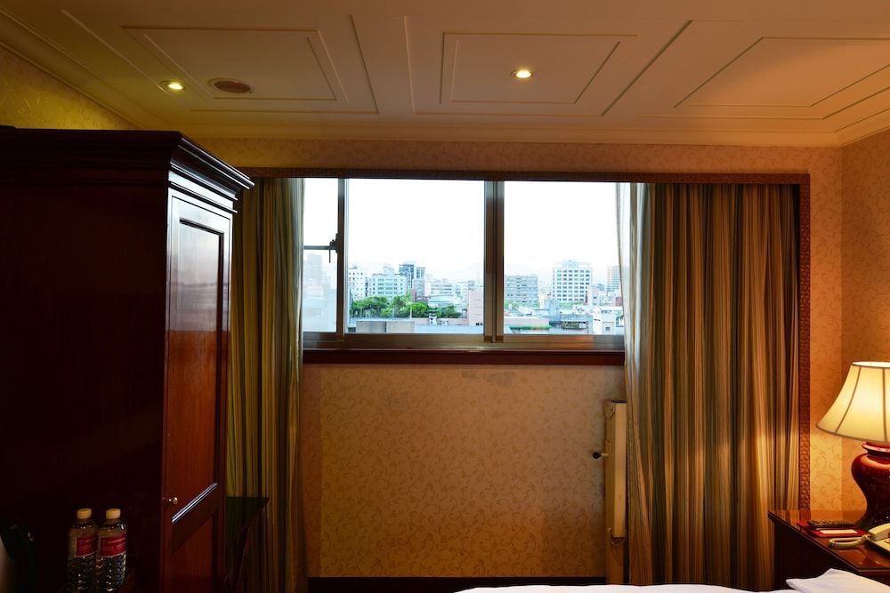 Rido Hotel Standard Double Room 8