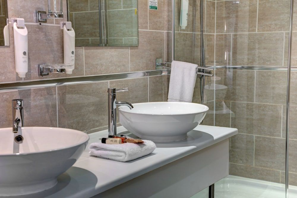 Best Western Thurrock Hotel Suite, 1 Queen Bed, Non Smoking, Jetted Tub 5