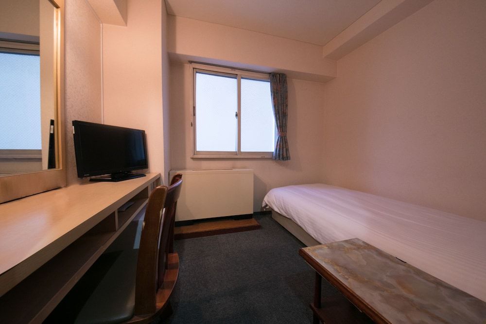 Single Room, Smoking