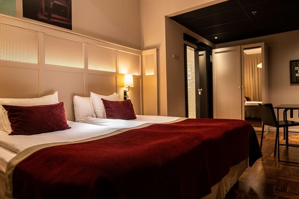 Scandic Grand Central Double Room (Cozy without Window) 2