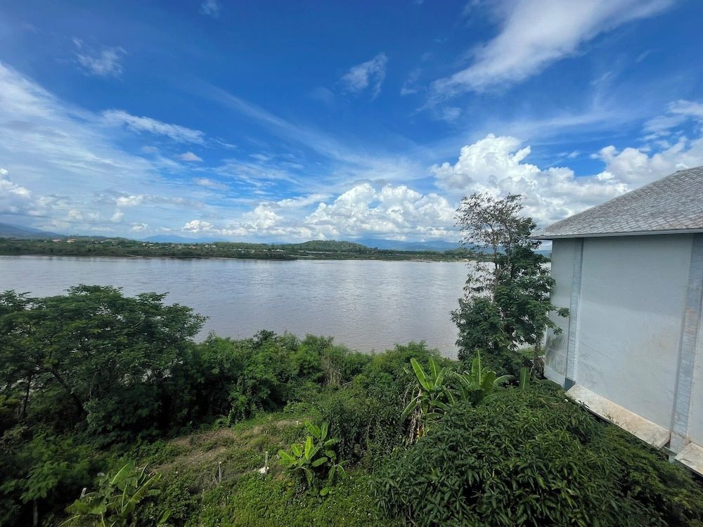 Siam Triangle Hotel Deluxe Twin Room 4