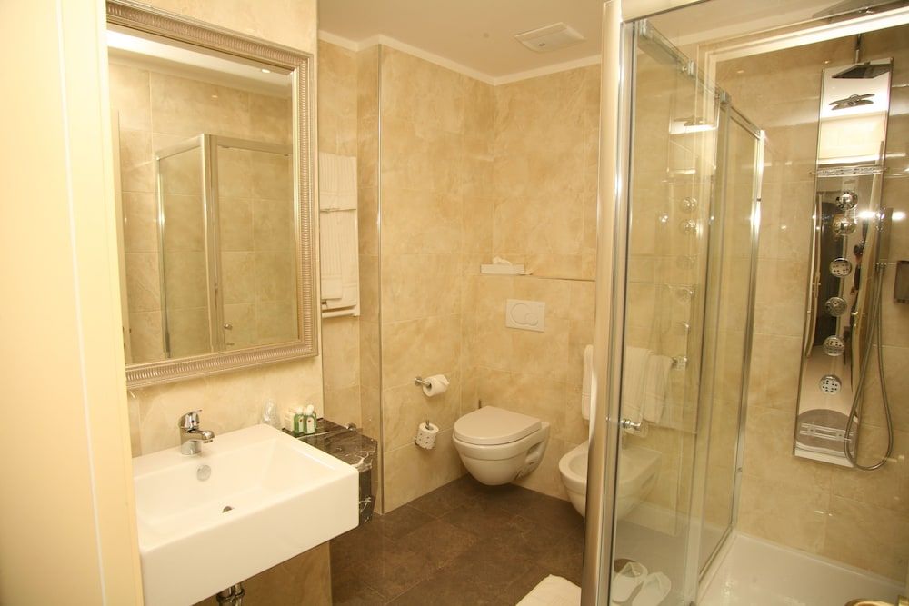Hotel Miramare & Spa Suite (Loft, beach access included) 4