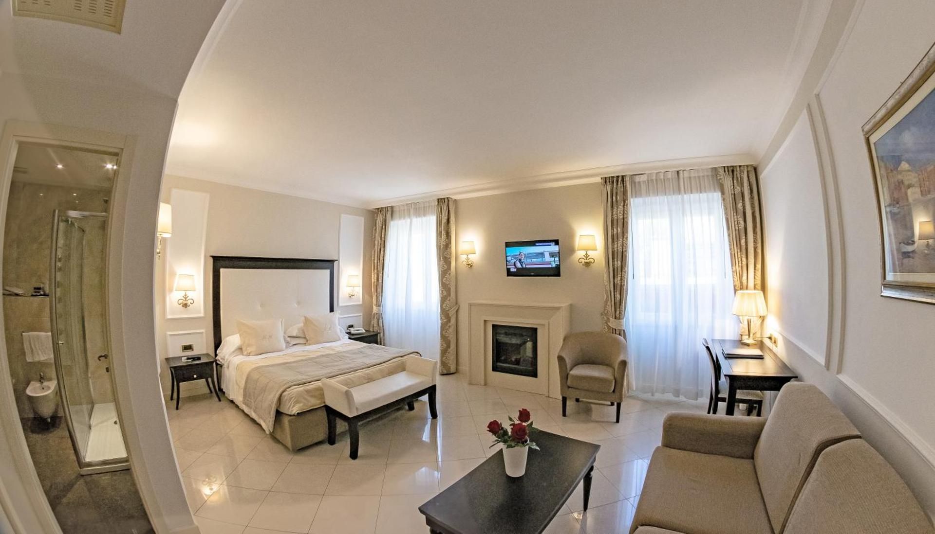 Deluxe Double or Twin Room with City View