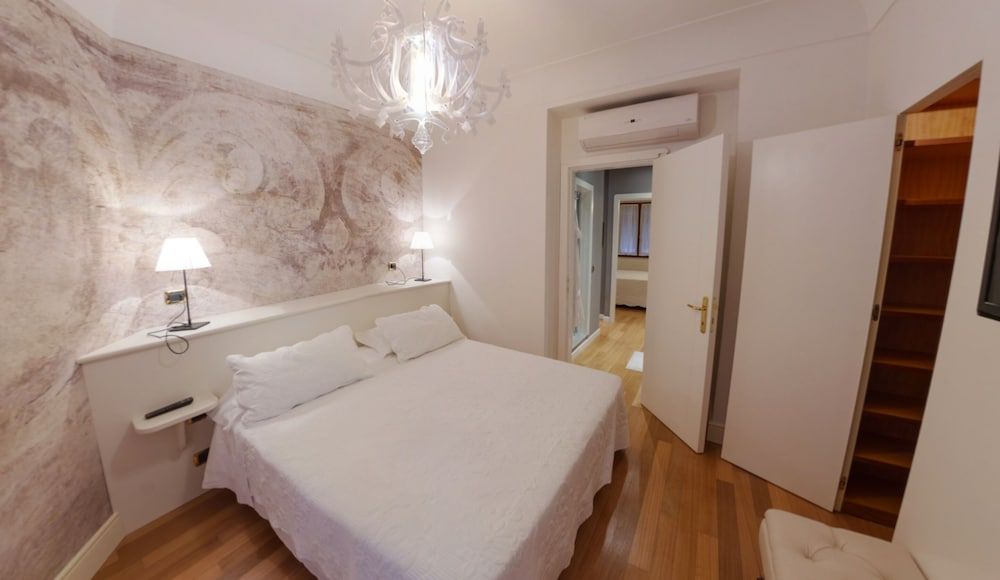 Hotel Miramare & Spa Suite (Loft, beach access included)