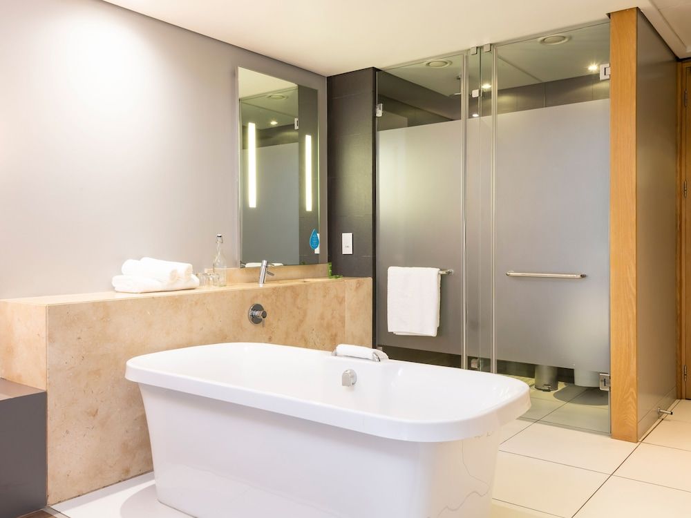 aha Gateway Hotel Superior Room 8