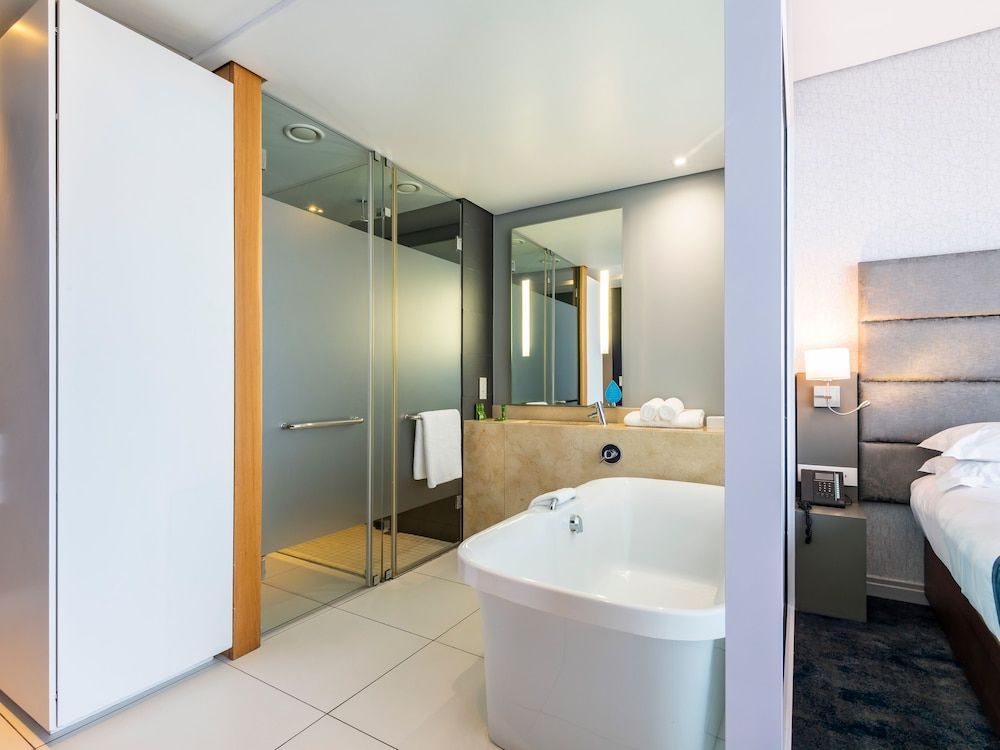 aha Gateway Hotel Junior Suite 4